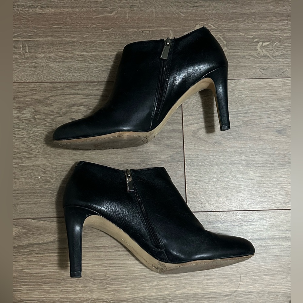 Size 9 Vince Camuto Black Leather Booties
